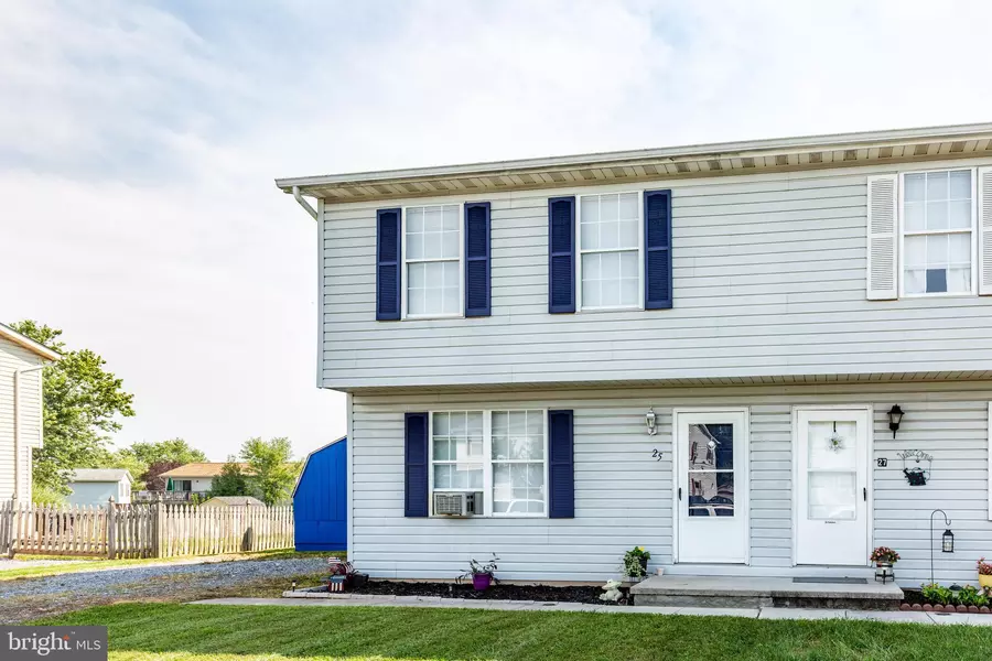 25 COURIER DR, Taneytown, MD 21787