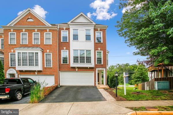 3405 GOVERNORS CREST CT, Alexandria, VA 22310