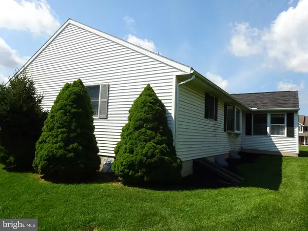 Gilbertsville, PA 19525,2572 CRABAPPLE CT