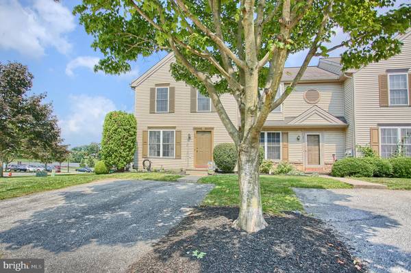 Lancaster, PA 17603,319 BANYAN CIRCLE DR