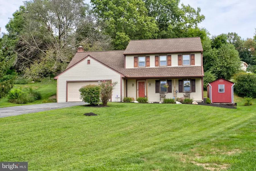 1043 SIGNAL HILL LN, Lancaster, PA 17601