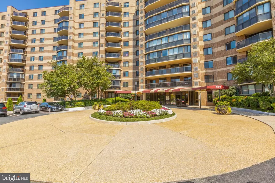 8350 GREENSBORO DR #1016, Mclean, VA 22102