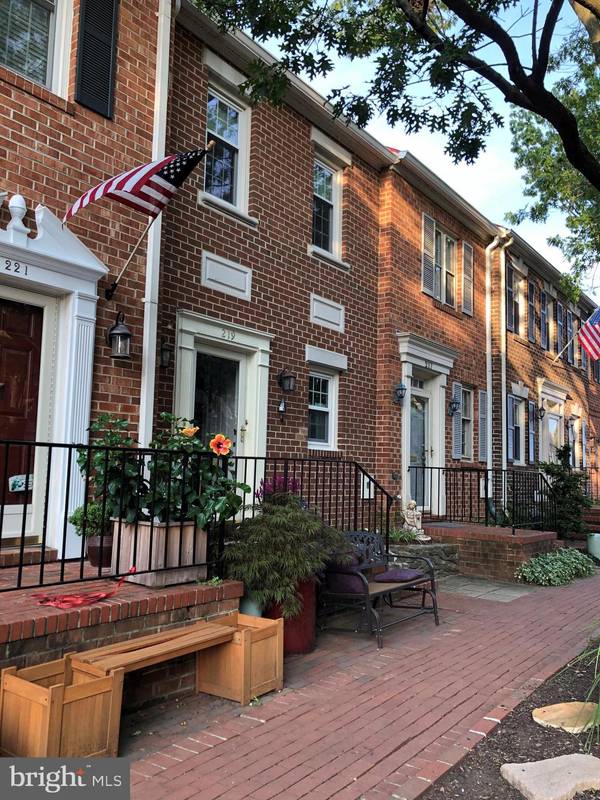 219 ORONOCO ST, Alexandria, VA 22314