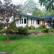 10136 GLENMERE RD, Fairfax, VA 22032