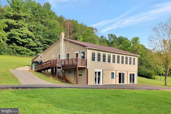 1014 QUAINT ACRES LN, Berkeley Springs, WV 25411