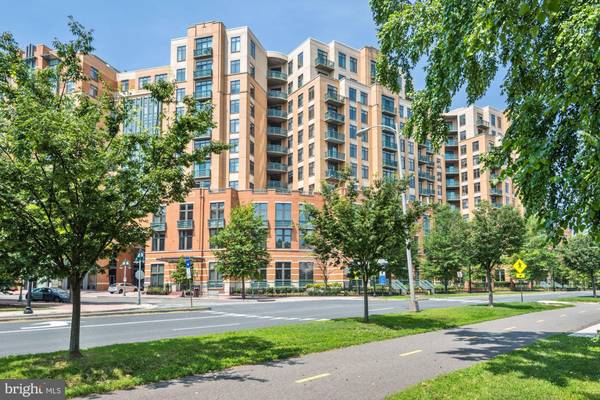 2720 S ARLINGTON MILL DR #1107, Arlington, VA 22206