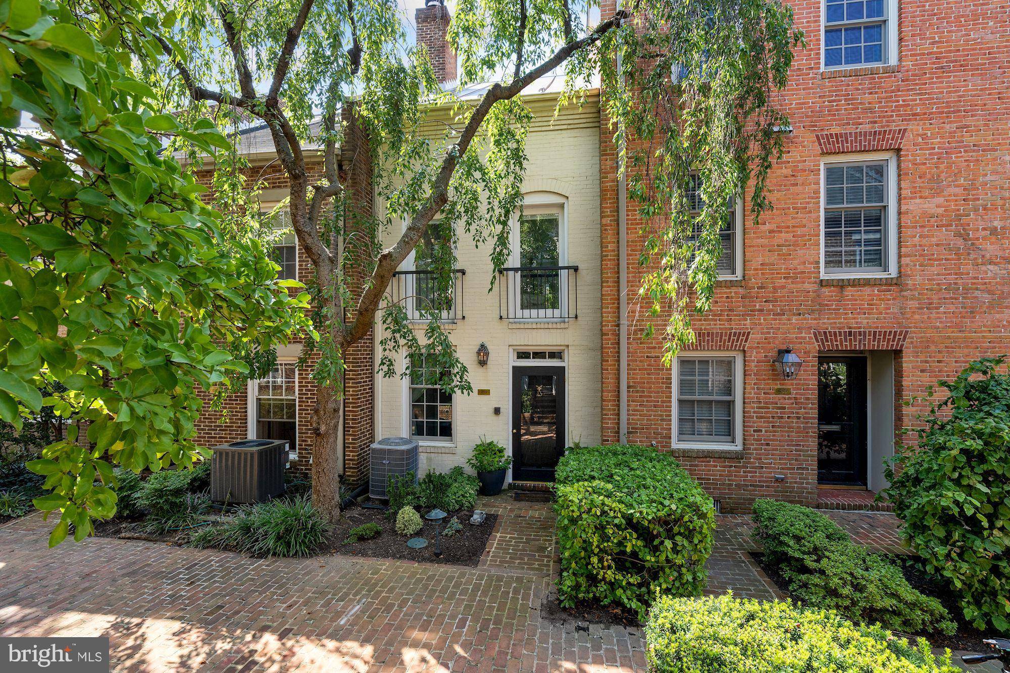1128 N PITT ST, Alexandria, VA 22314