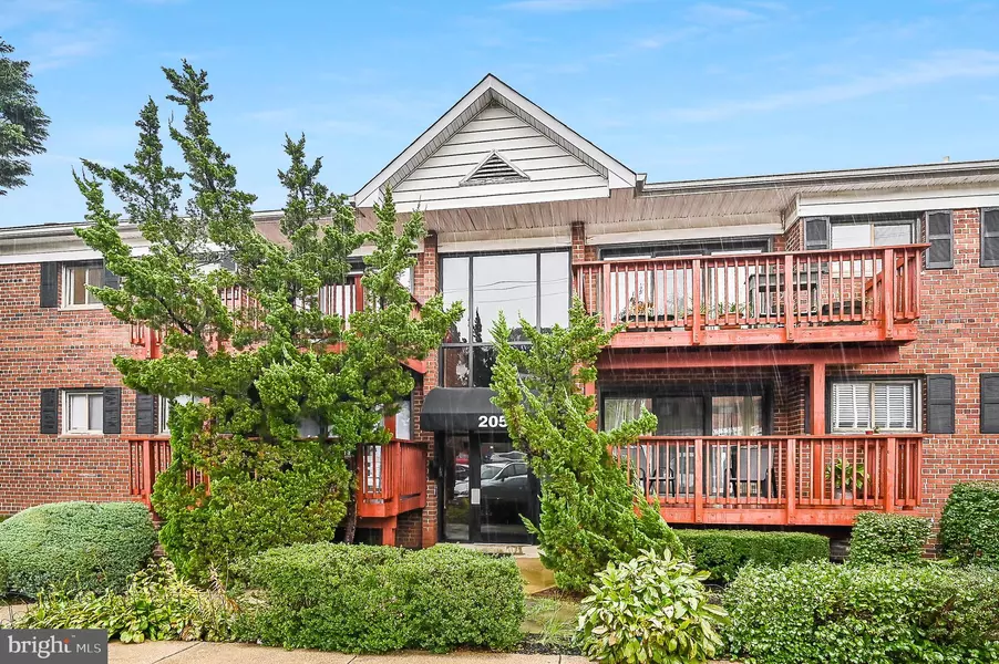 205 SKYHILL RD #7, Alexandria, VA 22314