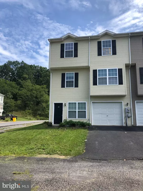 49 MORNINGSTAR, Hedgesville, WV 25427