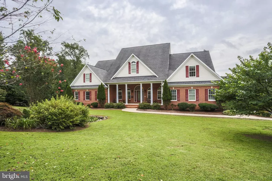 6 HOPE HILL RD, Castleton, VA 22716