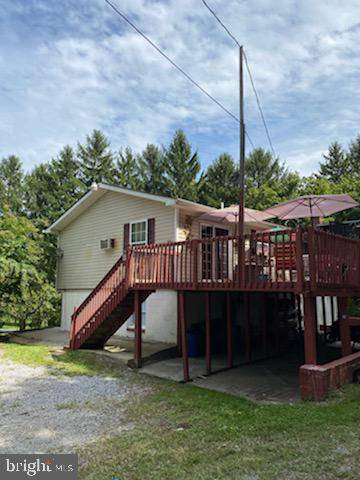 35 SALTY LN, Falling Waters, WV 25419