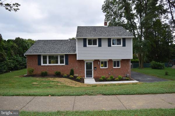 2585 WEIR RD, Aston, PA 19014