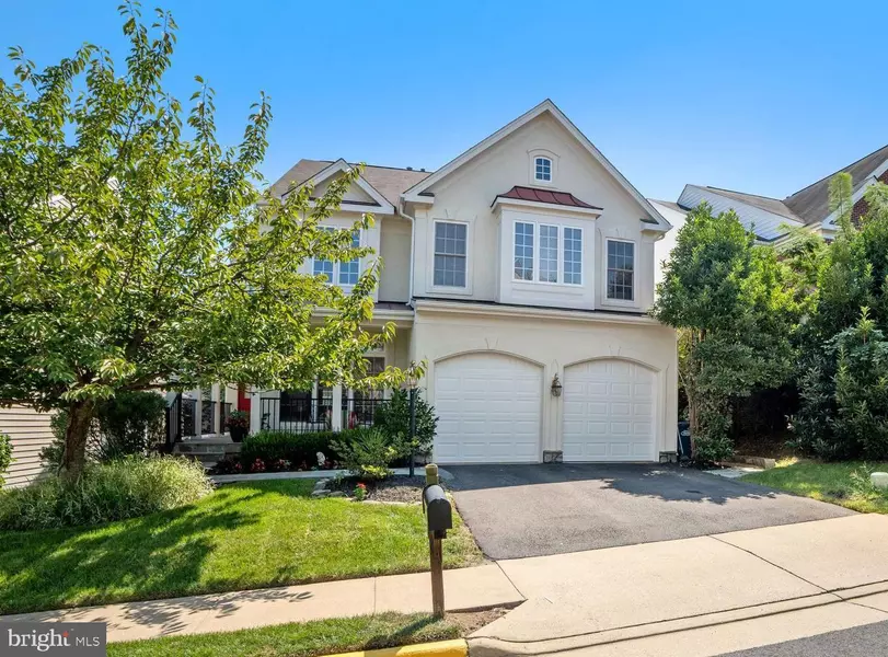 5809 GOVERNORS VIEW LN, Alexandria, VA 22310