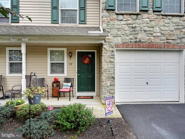 57 N VILLAGE CIR, Palmyra, PA 17078