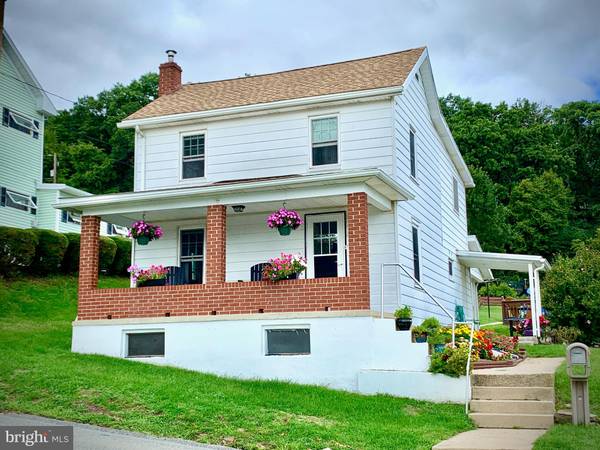 28 BEAVER ST, Lehighton, PA 18235