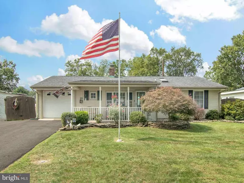 29 OVAL TURN LN, Levittown, PA 19055