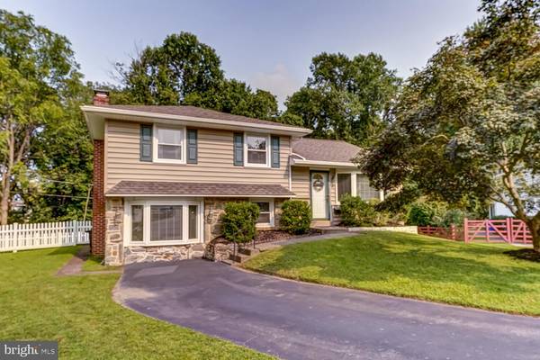 21 CHESHIRE CIR, Broomall, PA 19008