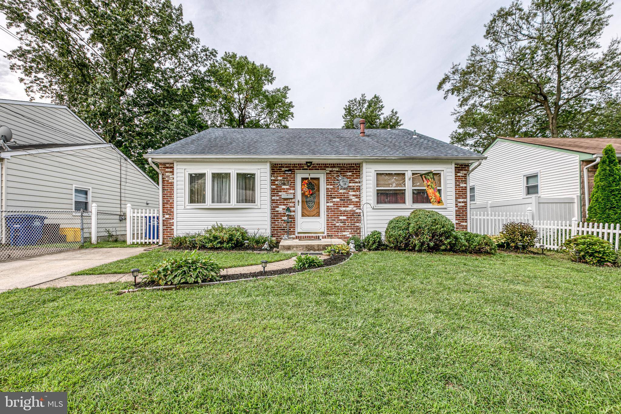 354 CRAWFORD AVE, Maple Shade, NJ 08052