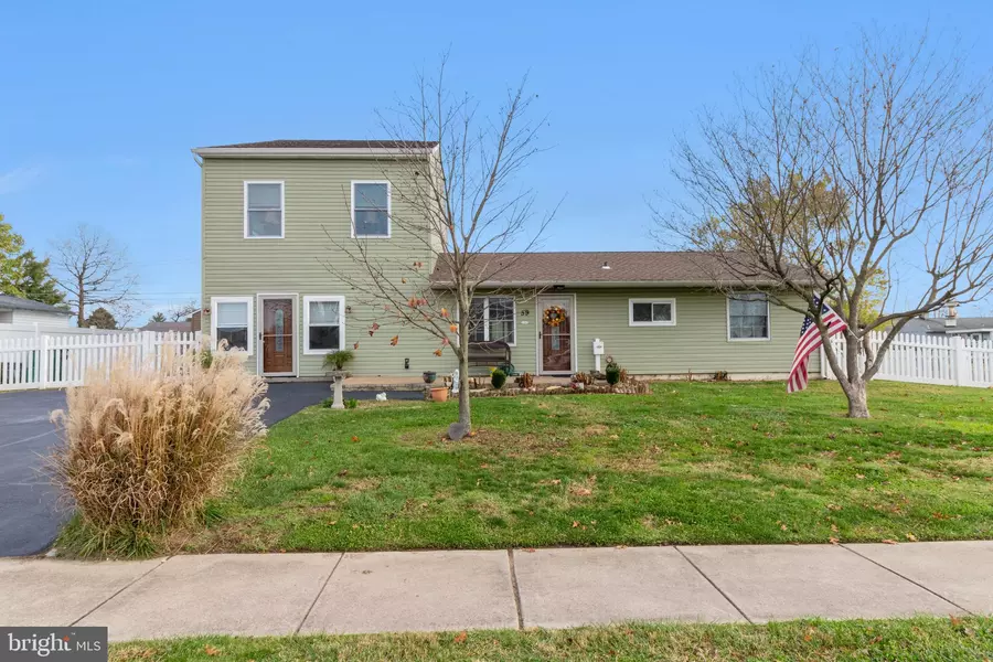 59 COPPER BEECH LN, Levittown, PA 19055