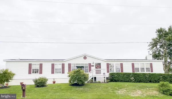 210 ROLLING MEADOWS DR, Martinsburg, WV 25404