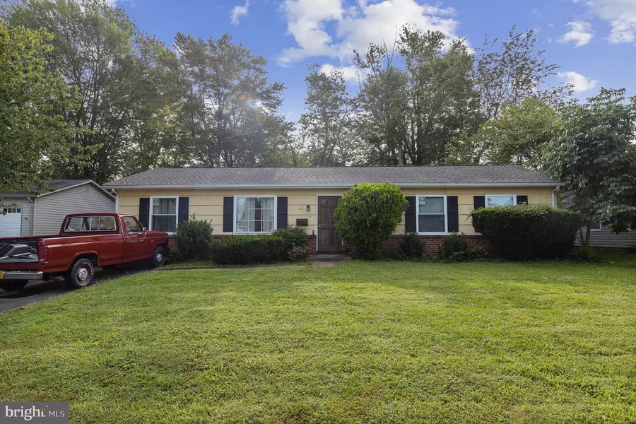 112 N HICKORY RD, Sterling, VA 20164