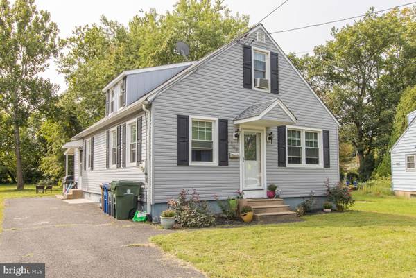 2546 RADCLIFFE AVE, Abington, PA 19001