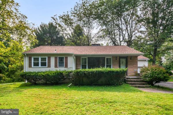 104 SEARCH AVE, Pennington, NJ 08534