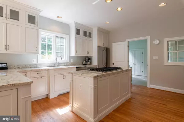 Mclean, VA 22102,8795 PRESTWOULD PL