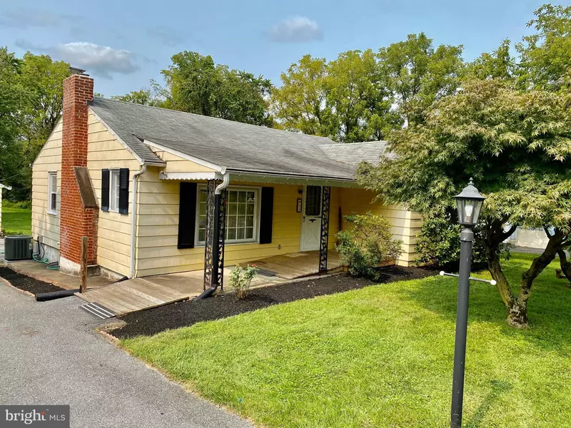 44 N DONNERVILLE RD, Mountville, PA 17554