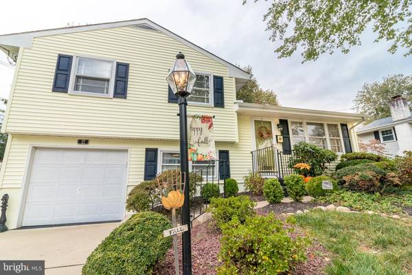 27 FLEETWOOD DR, Hamilton, NJ 08690