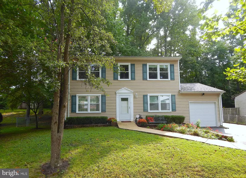 6012 BATTLEFIELD GREEN DR, Fredericksburg, VA 22407