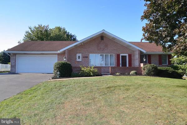 Elizabethtown, PA 17022,13 MEADOW DR