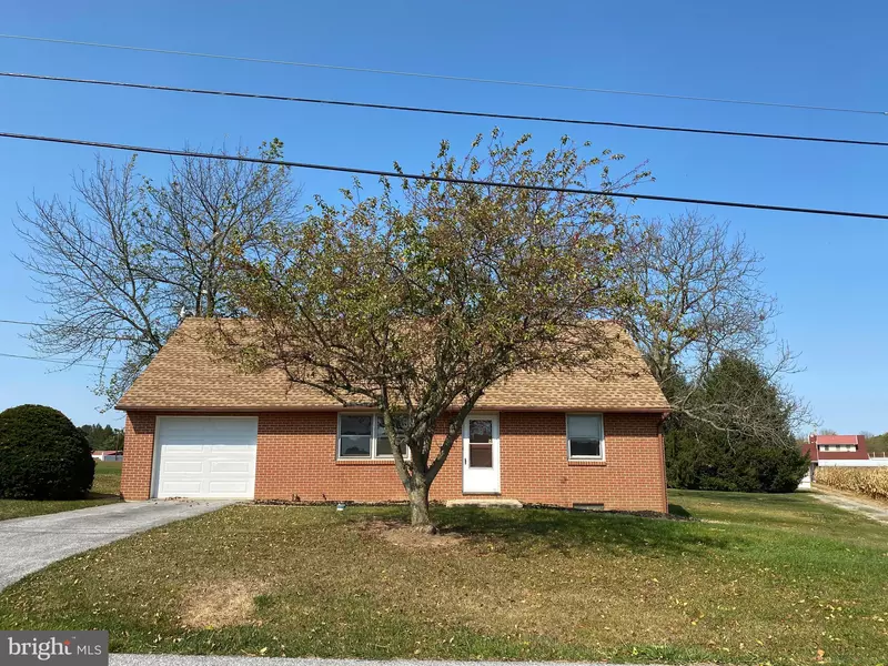 82 JACKSON SQUARE RD, Thomasville, PA 17364