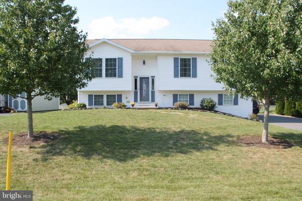 353 CORTLAND CIR, Shippensburg, PA 17257