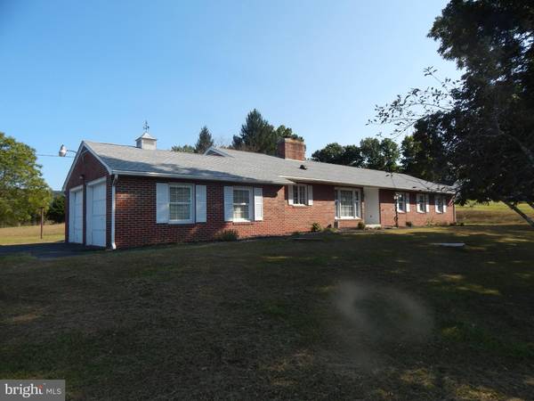 2431 HIGHLAND RIDGE RD, Berkeley Springs, WV 25411