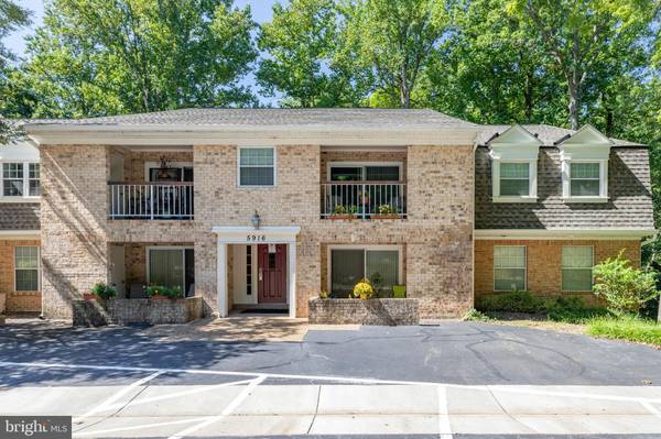 5916 COVE LANDING RD #202, Burke, VA 22015