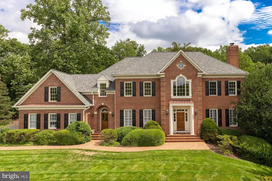 841 MACKALL AVE, Mclean, VA 22101