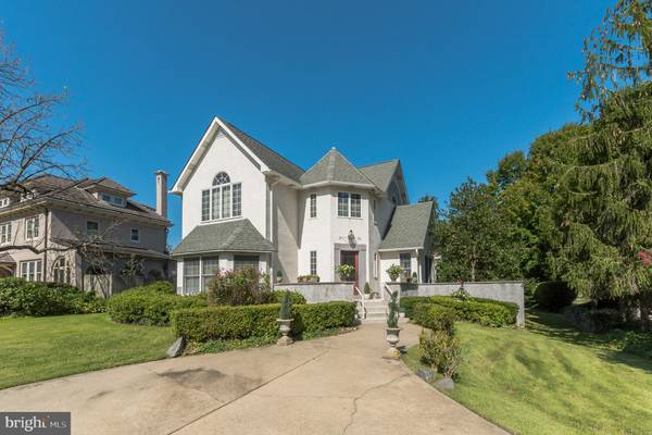 261 E KINGS HWY, Audubon, NJ 08106