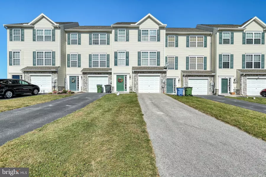 339 CAPE CLIMB, York, PA 17408