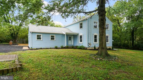 8317 ROLLING RD, Manassas, VA 20110