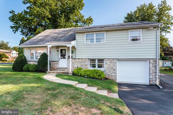 200 WOODLAWN DR, Lansdale, PA 19446