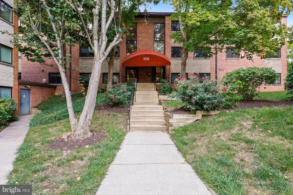 3330 S 28TH ST #102, Alexandria, VA 22302