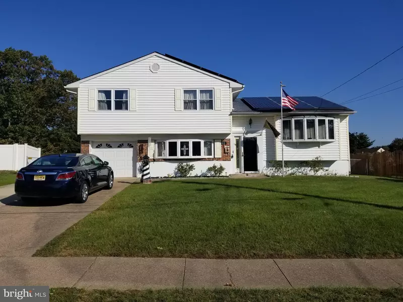 22 GREENWOOD DR, Blackwood, NJ 08012