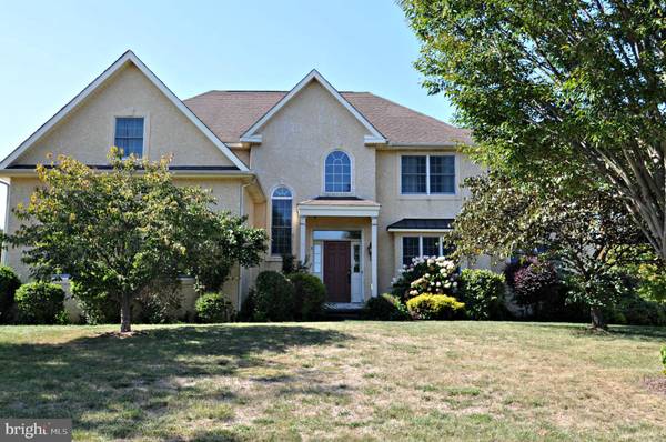 2 SUMMERHILL CT, Columbus, NJ 08022