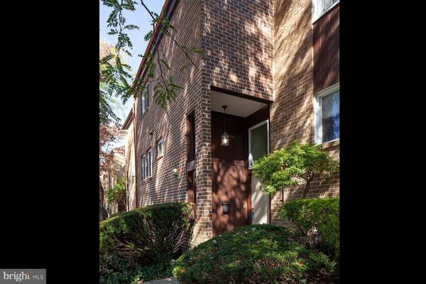 8 CAMPBELL PL #8, Camp Hill, PA 17011