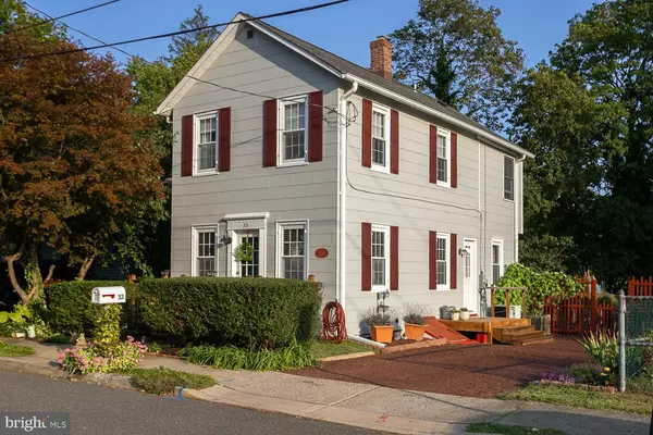33 HAMILTON ST, Allentown, NJ 08501