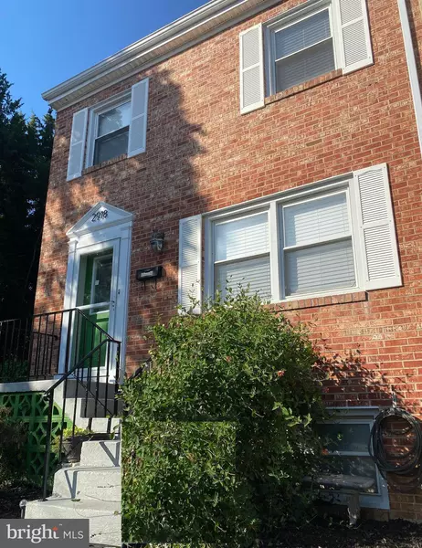 2918 E SIDE DR, Alexandria, VA 22306