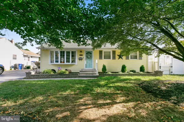 36 5TH AVE, Maple Shade, NJ 08052