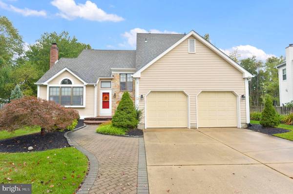 13 ABBOTSFORD DR, Marlton, NJ 08053