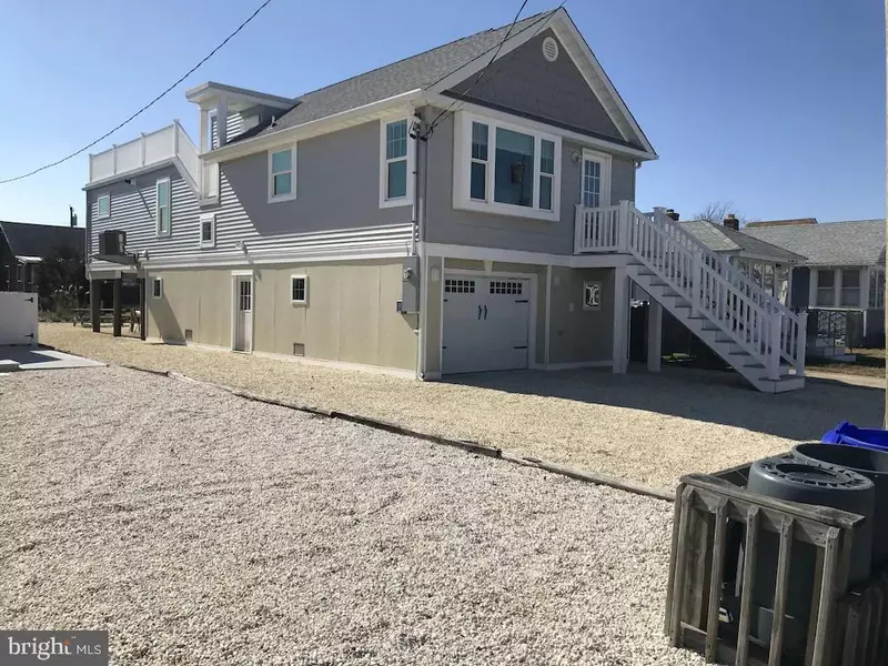 230 W 17TH ST W, Ship Bottom, NJ 08008